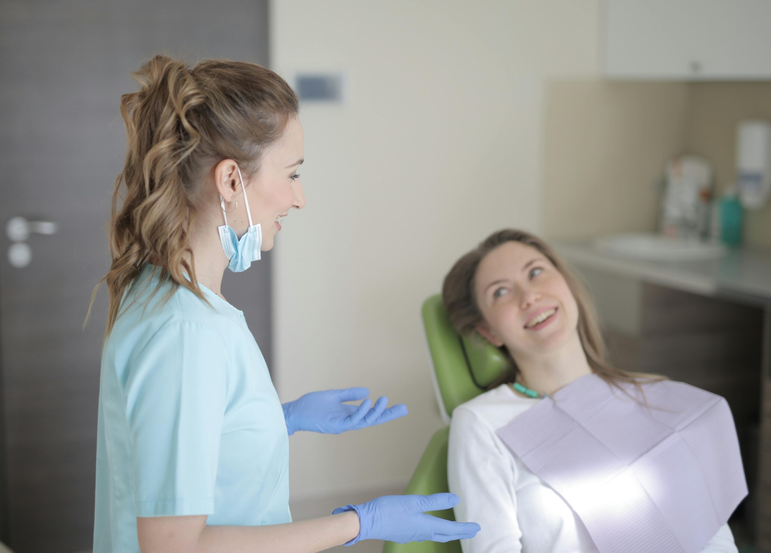 Sorrir é de graça! Confira como ter dentistas sem custo.